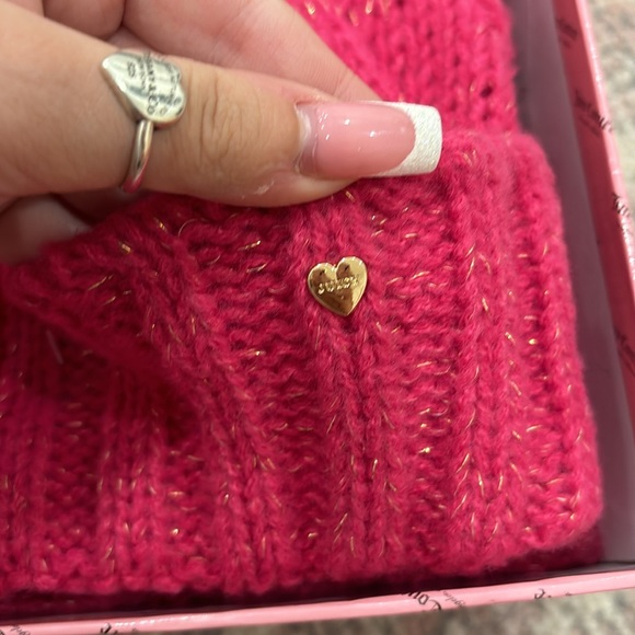 Juicy Couture hat & scarf - Picture 3 of 3
